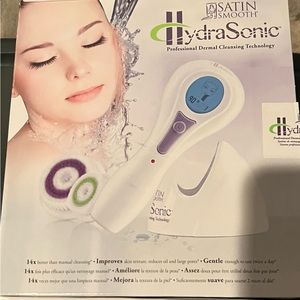Brand new, never been used satin smooth, hydrasonic cleansing technology
